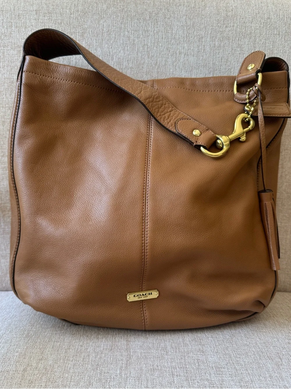 COACH Avery Pebbled Leather Hobo Cognac Brown Large Bag M1380 F23309